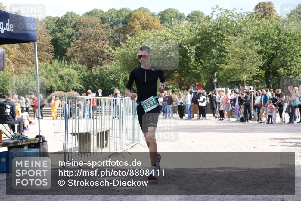 14.09.2025 - Stadtparktriathlon Strokosch-Dieckow http://msf.ph/oto/8898411 14.09.2025 13:54:48 Ziel 1591 meine-sportfotos.de