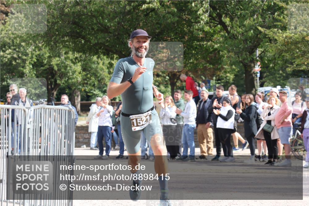 14.09.2025 - Stadtparktriathlon Strokosch-Dieckow http://msf.ph/oto/8898415 14.09.2025 13:54:56 Ziel 1521 meine-sportfotos.de