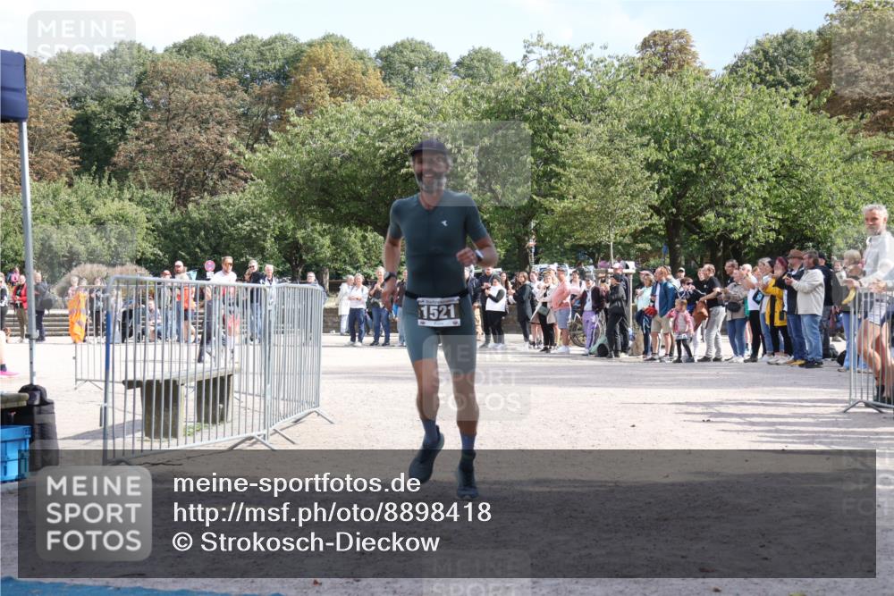 14.09.2025 - Stadtparktriathlon Strokosch-Dieckow http://msf.ph/oto/8898418 14.09.2025 13:54:57 Ziel 1521 meine-sportfotos.de