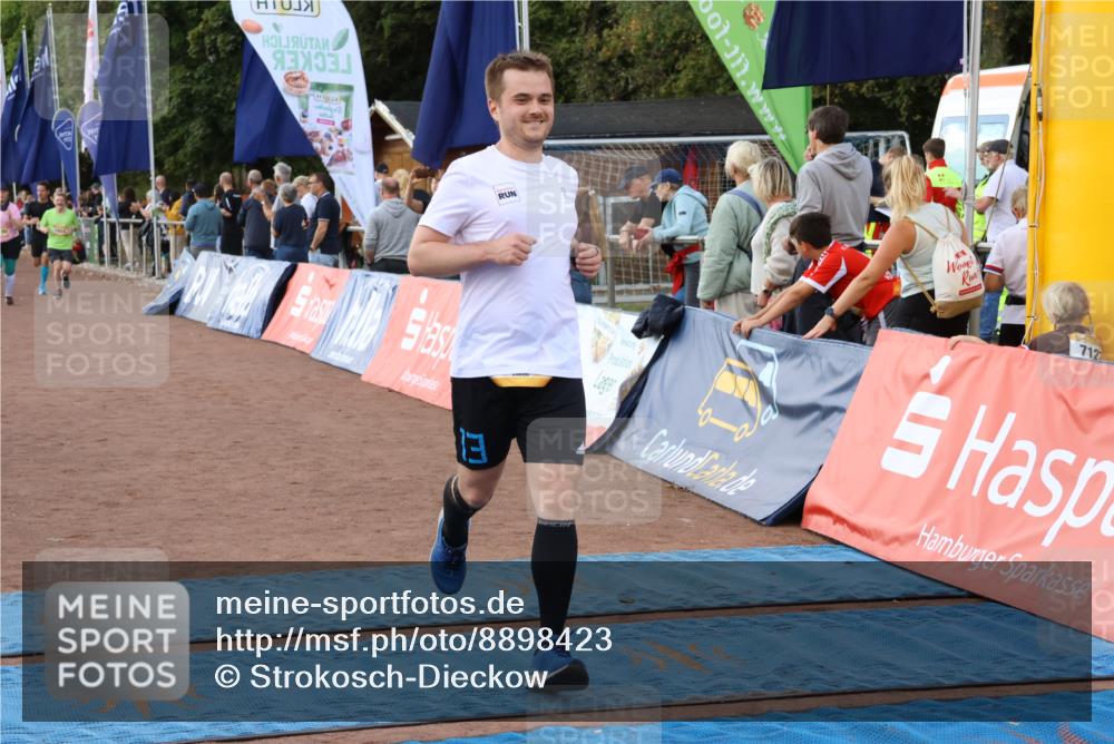 14.09.2025 - Airport Race Strokosch-Dieckow http://msf.ph/oto/8898423 14.09.2025 12:24:59 Ziel 55, 333, 442, 519, 810, 816, 1654, 1950, 2138, 2149, 4152, 5100 meine-sportfotos.de