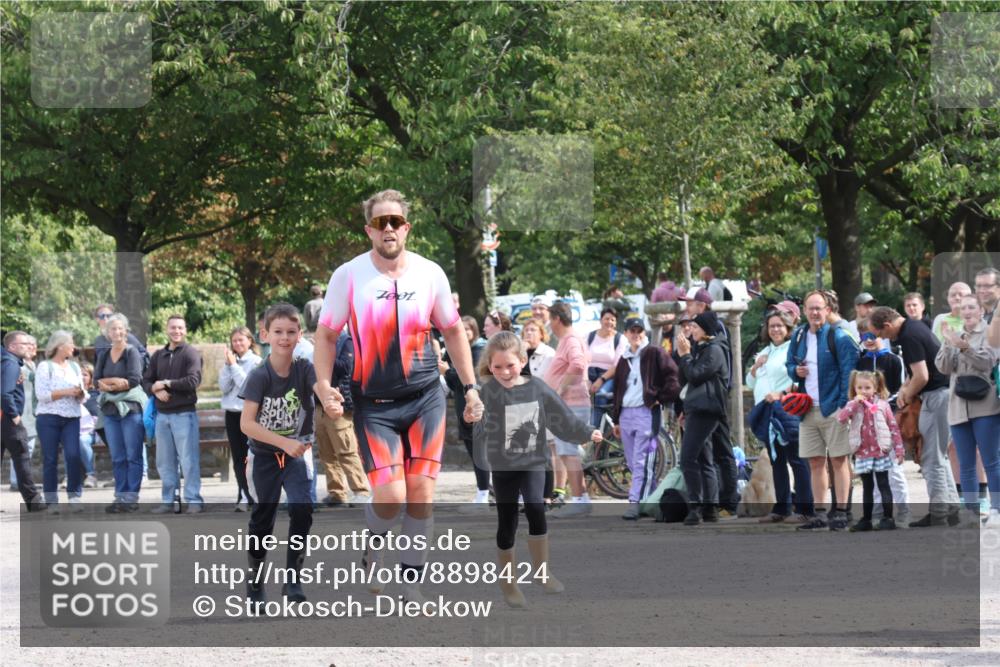 14.09.2025 - Stadtparktriathlon Strokosch-Dieckow http://msf.ph/oto/8898424 14.09.2025 13:55:02 Ziel 1514, 1521 meine-sportfotos.de
