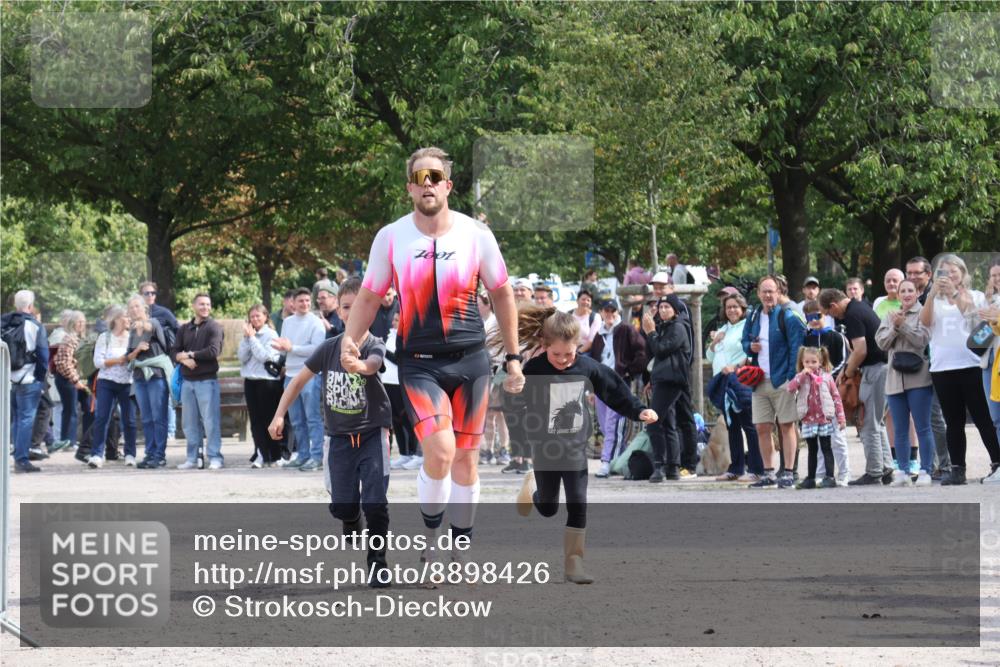 14.09.2025 - Stadtparktriathlon Strokosch-Dieckow http://msf.ph/oto/8898426 14.09.2025 13:55:03 Ziel 1514, 1521 meine-sportfotos.de