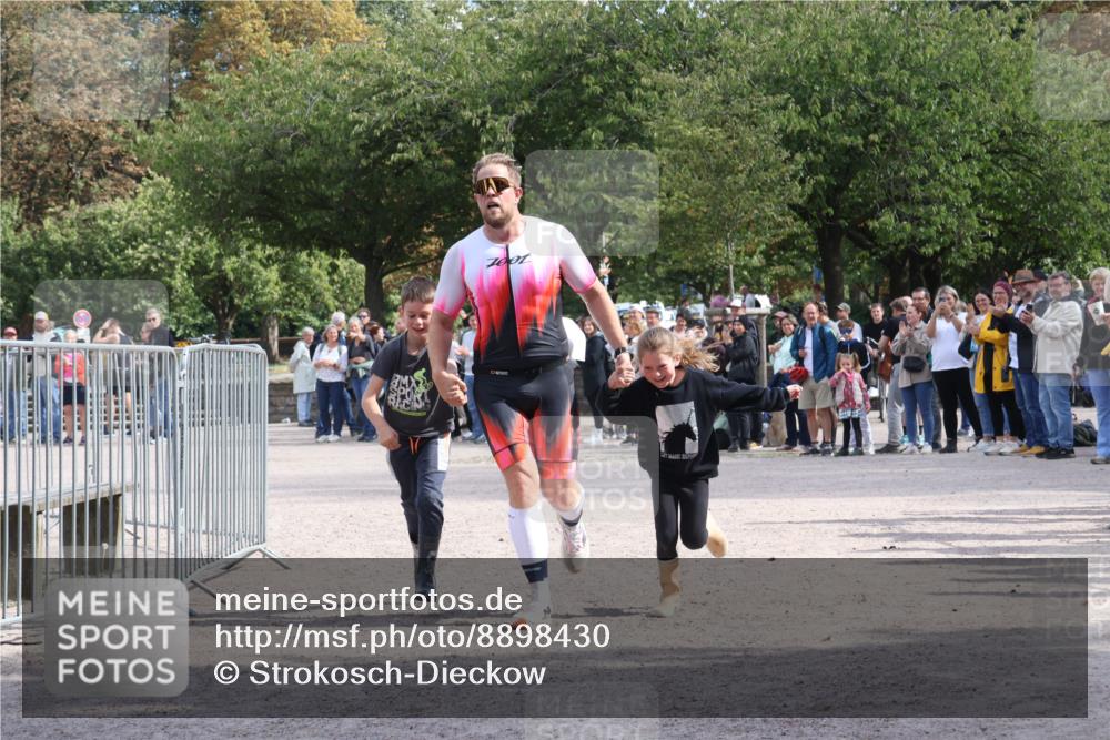 14.09.2025 - Stadtparktriathlon Strokosch-Dieckow http://msf.ph/oto/8898430 14.09.2025 13:55:04 Ziel 1514, 1521 meine-sportfotos.de