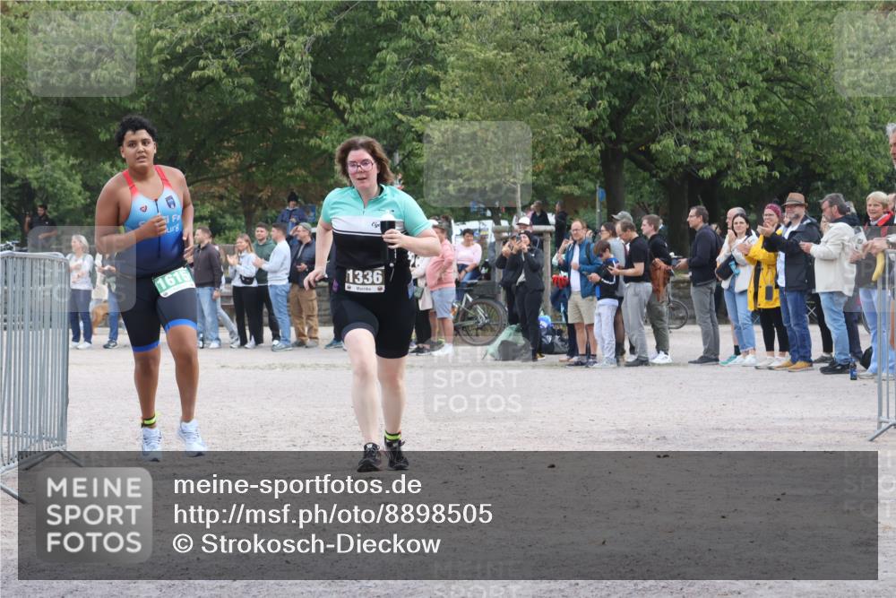 14.09.2025 - Stadtparktriathlon Strokosch-Dieckow http://msf.ph/oto/8898505 14.09.2025 13:56:47 Ziel 1336, 1586, 1615 meine-sportfotos.de