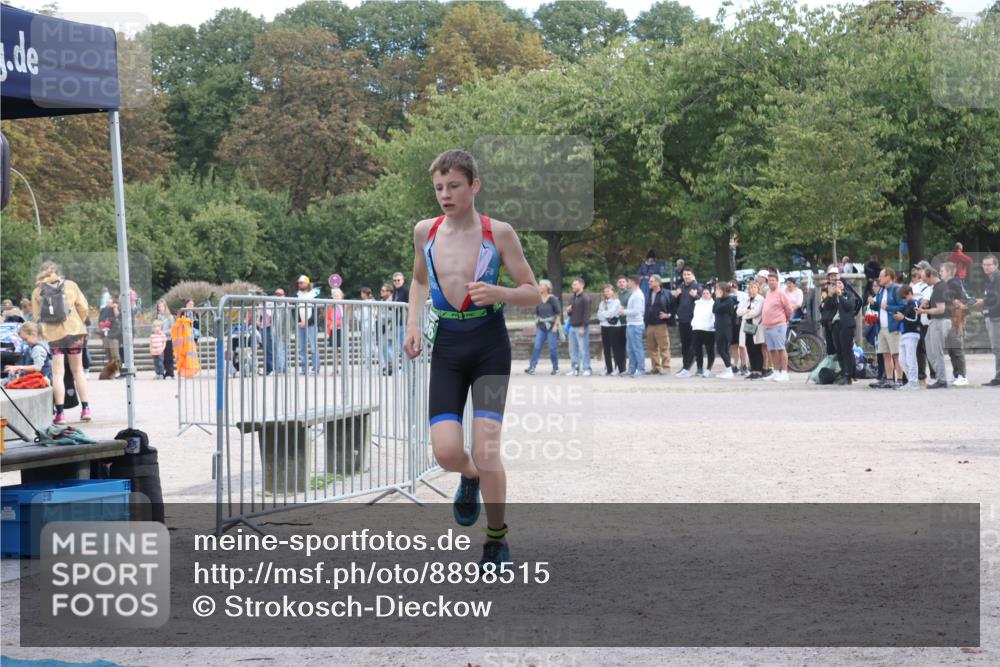 14.09.2025 - Stadtparktriathlon Strokosch-Dieckow http://msf.ph/oto/8898515 14.09.2025 13:56:53 Ziel 1336, 1586, 1615 meine-sportfotos.de