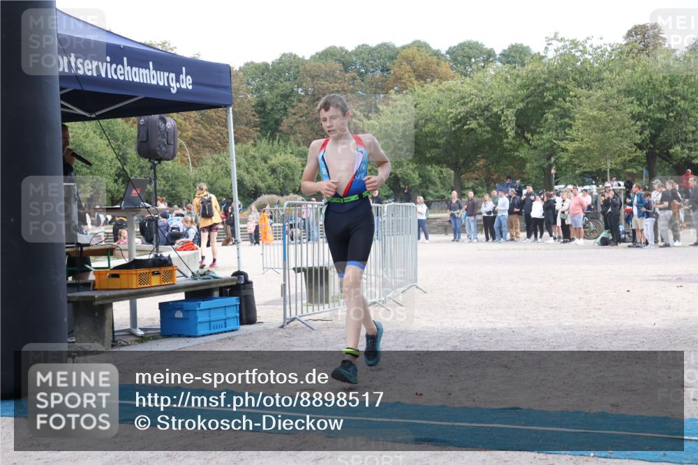 14.09.2025 - Stadtparktriathlon Strokosch-Dieckow http://msf.ph/oto/8898517 14.09.2025 13:56:53 Ziel 1336, 1586, 1615 meine-sportfotos.de