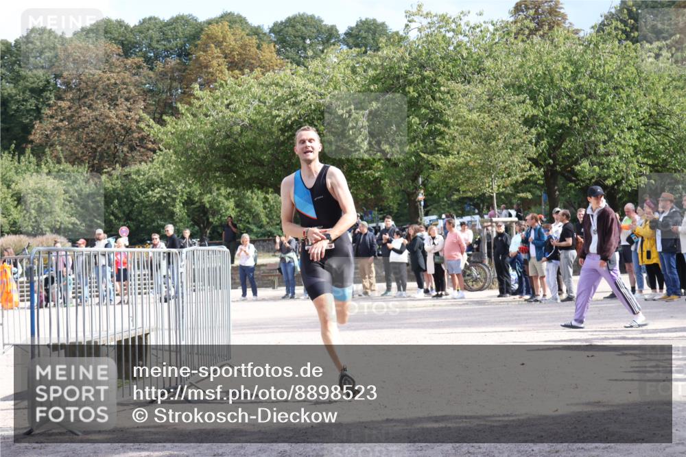 14.09.2025 - Stadtparktriathlon Strokosch-Dieckow http://msf.ph/oto/8898523 14.09.2025 13:57:19 Ziel 1472 meine-sportfotos.de