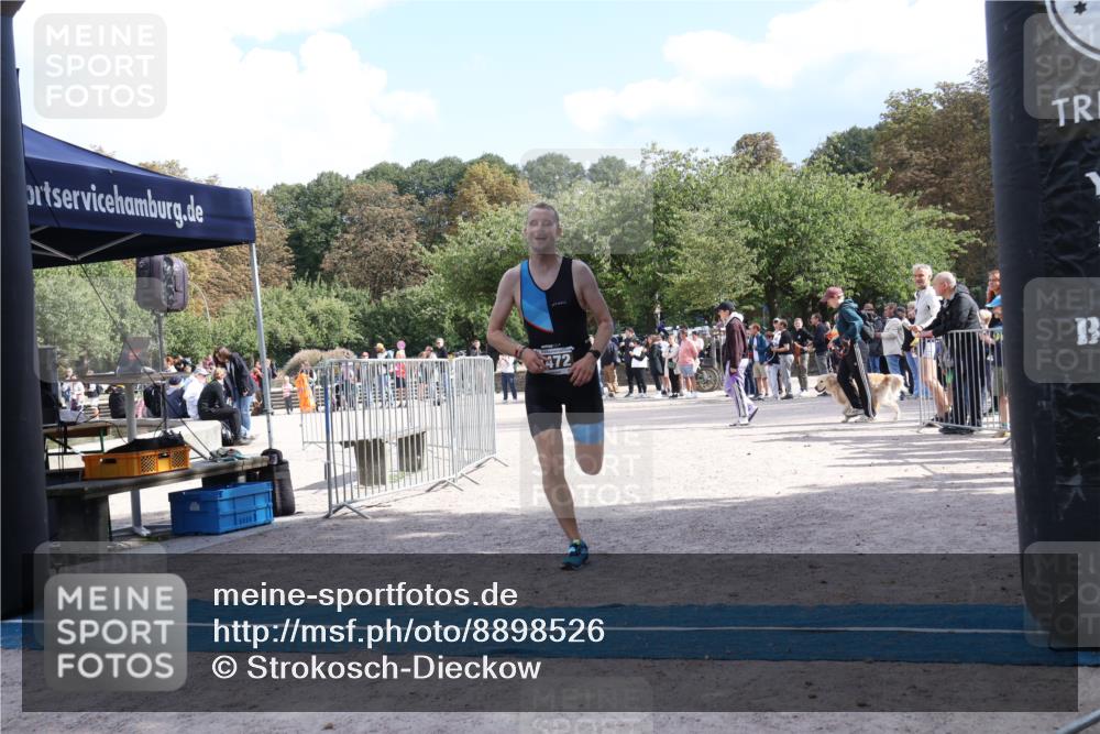 14.09.2025 - Stadtparktriathlon Strokosch-Dieckow http://msf.ph/oto/8898526 14.09.2025 13:57:20 Ziel 1472 meine-sportfotos.de
