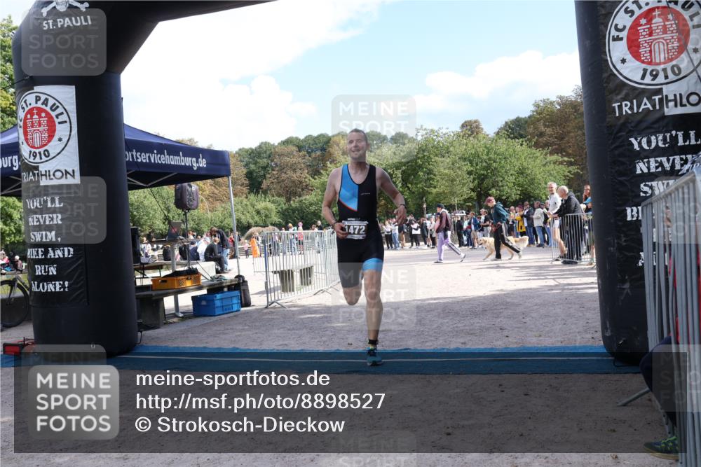 14.09.2025 - Stadtparktriathlon Strokosch-Dieckow http://msf.ph/oto/8898527 14.09.2025 13:57:21 Ziel 1472 meine-sportfotos.de