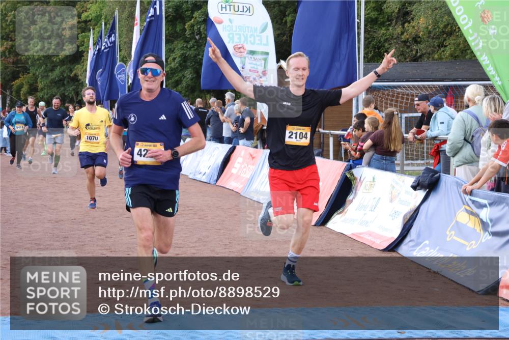 14.09.2025 - Airport Race Strokosch-Dieckow http://msf.ph/oto/8898529 14.09.2025 12:25:20 Ziel 190, 264, 858, 872, 1070, 1210, 1464, 1736, 1943, 2104, 4229 meine-sportfotos.de