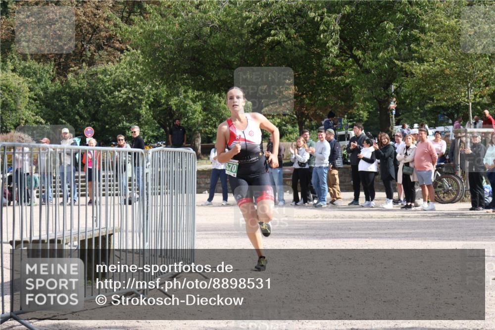 14.09.2025 - Stadtparktriathlon Strokosch-Dieckow http://msf.ph/oto/8898531 14.09.2025 13:57:30 Ziel 1570 meine-sportfotos.de