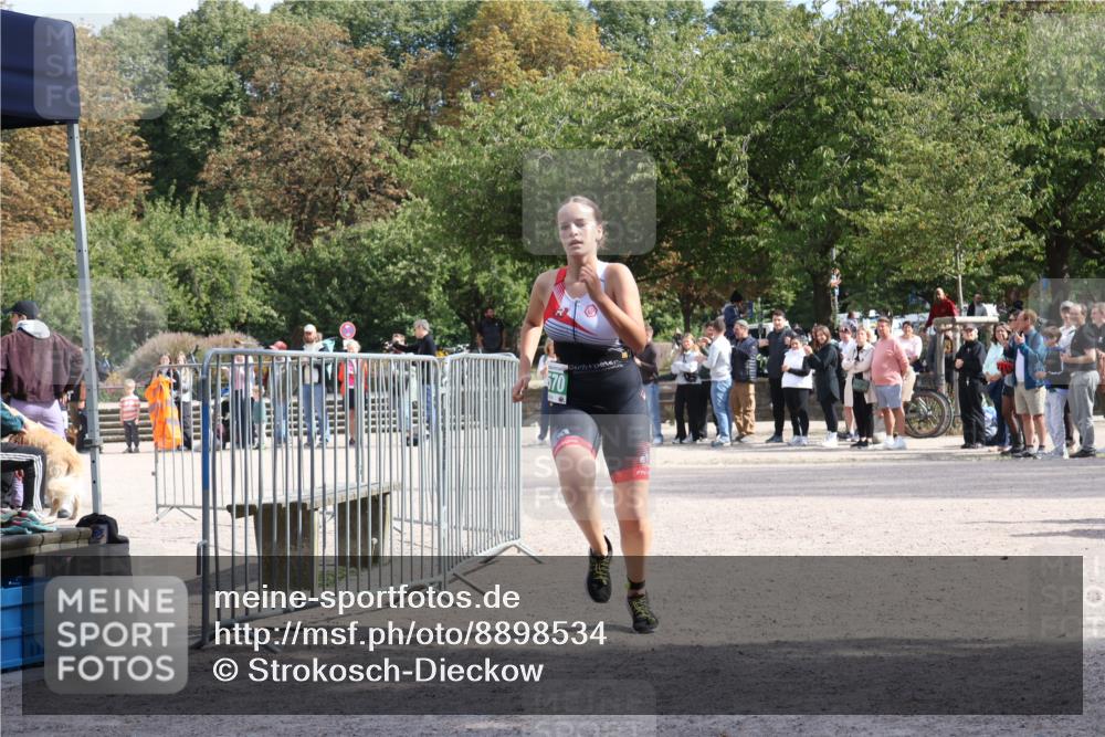 14.09.2025 - Stadtparktriathlon Strokosch-Dieckow http://msf.ph/oto/8898534 14.09.2025 13:57:31 Ziel 1570 meine-sportfotos.de
