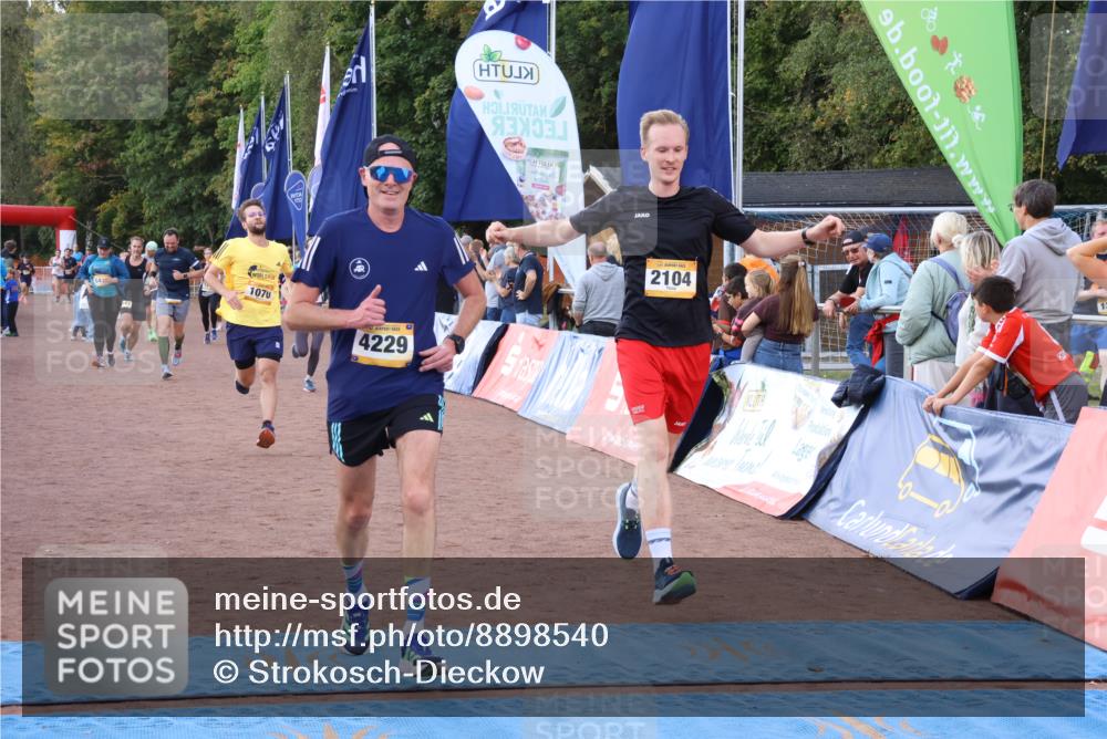 14.09.2025 - Airport Race Strokosch-Dieckow http://msf.ph/oto/8898540 14.09.2025 12:25:20 Ziel 190, 264, 858, 872, 1070, 1210, 1464, 1736, 1943, 2104, 4229 meine-sportfotos.de