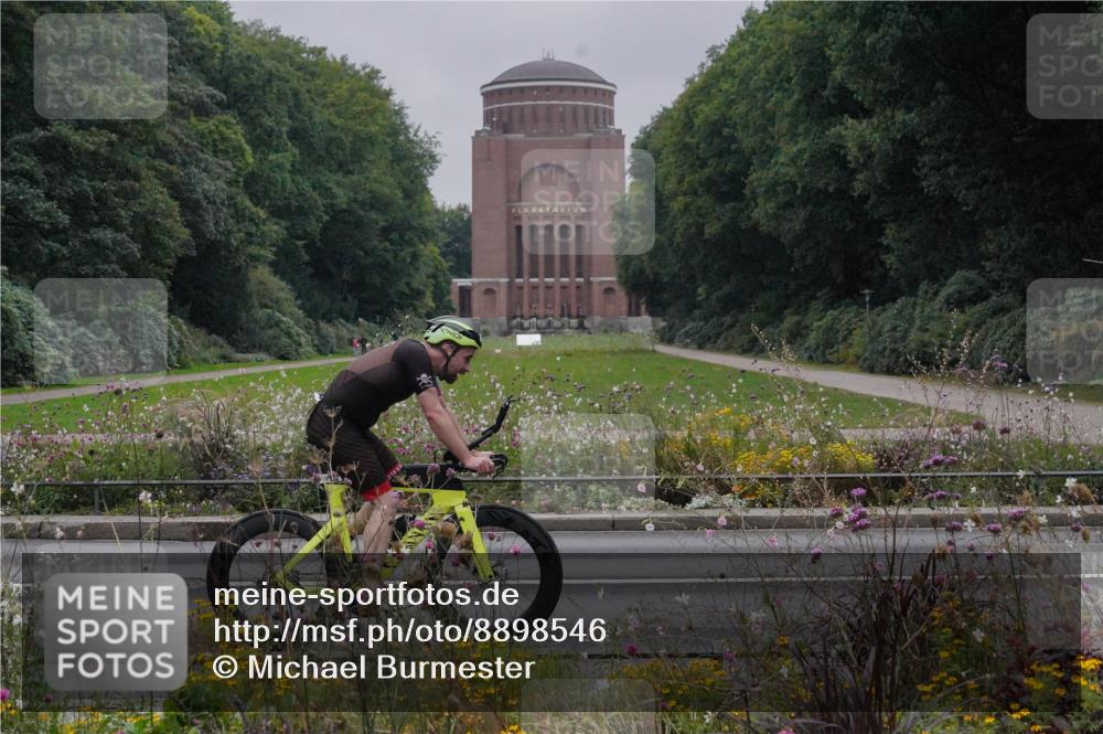 14.09.2025 - Stadtparktriathlon Michael Burmester http://msf.ph/oto/8898546 14.09.2025 09:04:11 Radfahren 319, 357, 369 meine-sportfotos.de