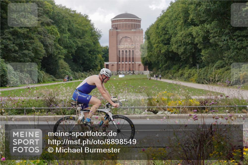 14.09.2025 - Stadtparktriathlon Michael Burmester http://msf.ph/oto/8898549 14.09.2025 12:44:53 Radfahren 1311, 1315, 1351, 1404 meine-sportfotos.de