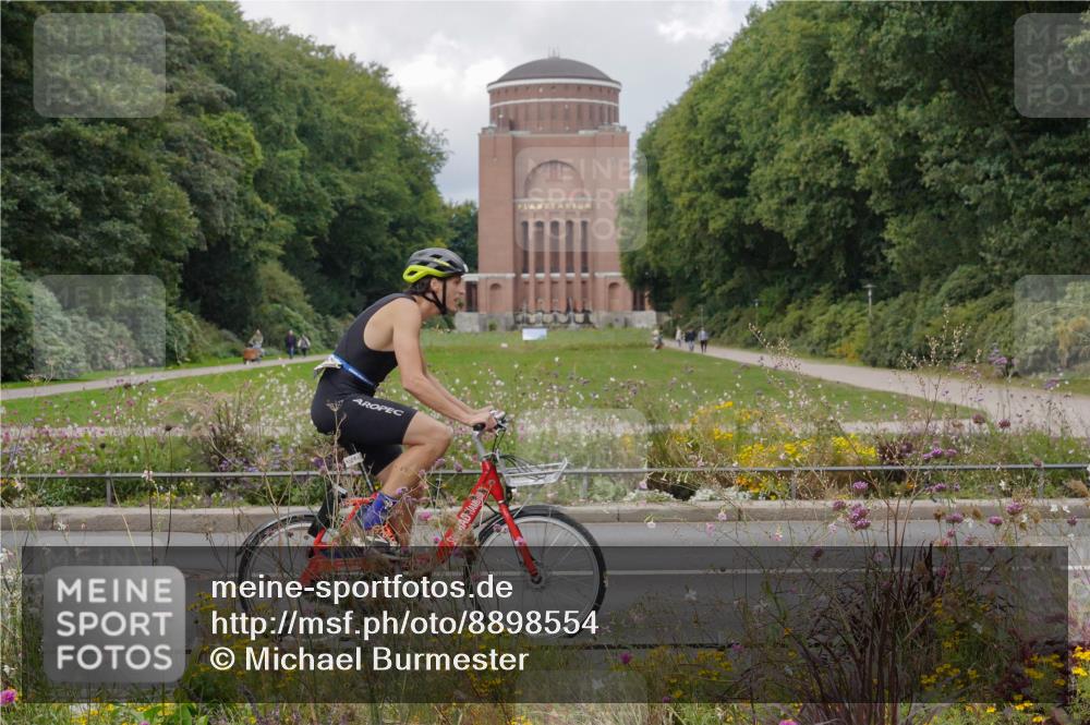 14.09.2025 - Stadtparktriathlon Michael Burmester http://msf.ph/oto/8898554 14.09.2025 12:44:56 Radfahren 1293, 1311, 1315, 1351, 1404 meine-sportfotos.de