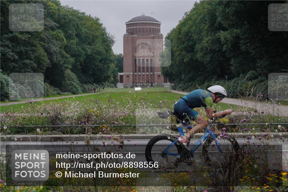14.09.2025 - Stadtparktriathlon Michael Burmester http://msf.ph/oto/8898556 14.09.2025 09:04:13 Radfahren 303, 319, 338, 357, 369 meine-sportfotos.de