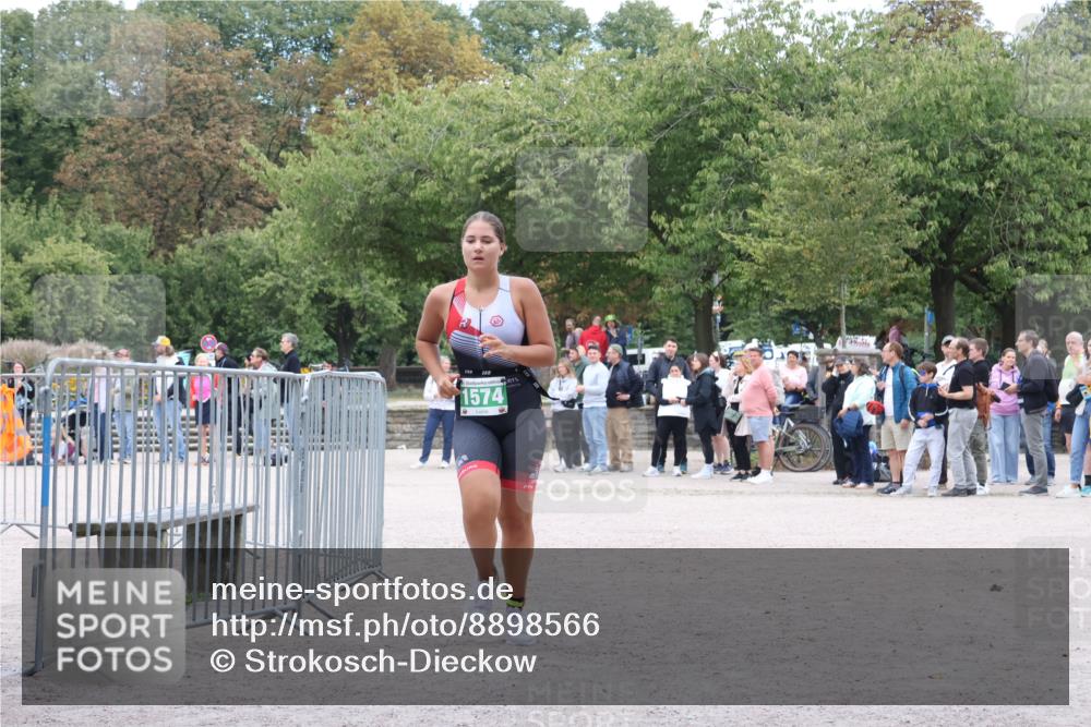 14.09.2025 - Stadtparktriathlon Strokosch-Dieckow http://msf.ph/oto/8898566 14.09.2025 13:59:25 Ziel 1574 meine-sportfotos.de