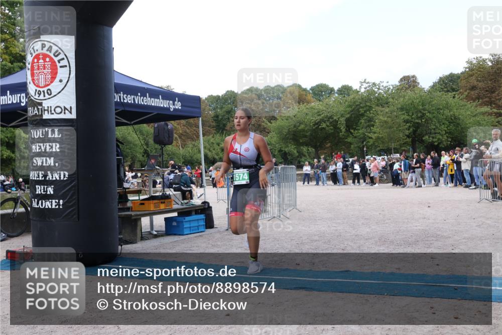 14.09.2025 - Stadtparktriathlon Strokosch-Dieckow http://msf.ph/oto/8898574 14.09.2025 13:59:26 Ziel 1574 meine-sportfotos.de