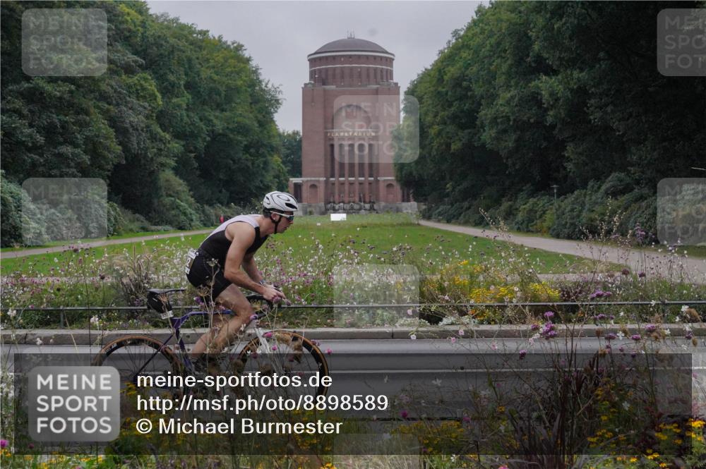 14.09.2025 - Stadtparktriathlon Michael Burmester http://msf.ph/oto/8898589 14.09.2025 09:04:26 Radfahren 303, 315, 332, 338, 360, 372 meine-sportfotos.de