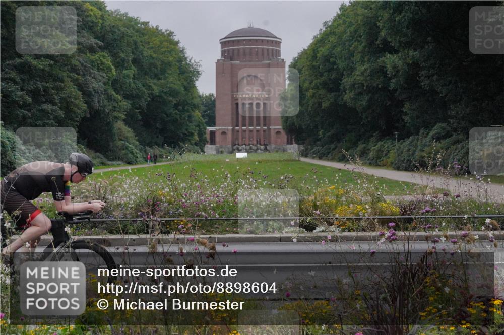 14.09.2025 - Stadtparktriathlon Michael Burmester http://msf.ph/oto/8898604 14.09.2025 09:04:36 Radfahren 315, 316, 360, 476 meine-sportfotos.de