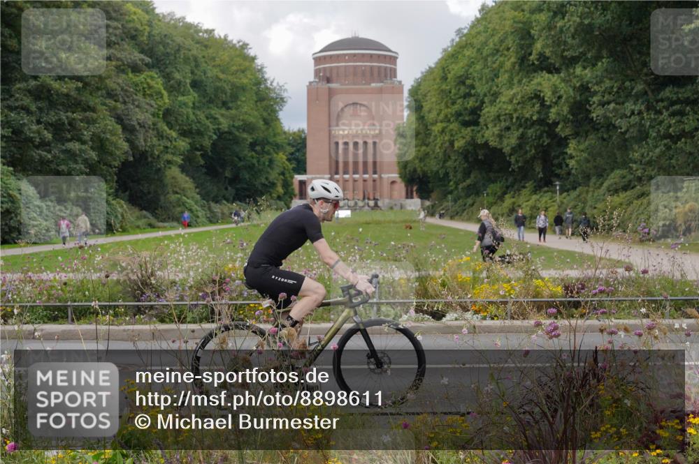 14.09.2025 - Stadtparktriathlon Michael Burmester http://msf.ph/oto/8898611 14.09.2025 12:45:43 Radfahren 1308, 1344, 1345, 1359 meine-sportfotos.de