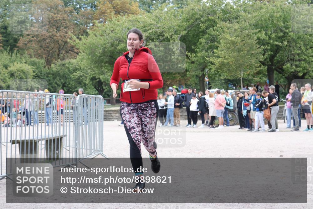 14.09.2025 - Stadtparktriathlon Strokosch-Dieckow http://msf.ph/oto/8898621 14.09.2025 14:00:21 Ziel 1275 meine-sportfotos.de