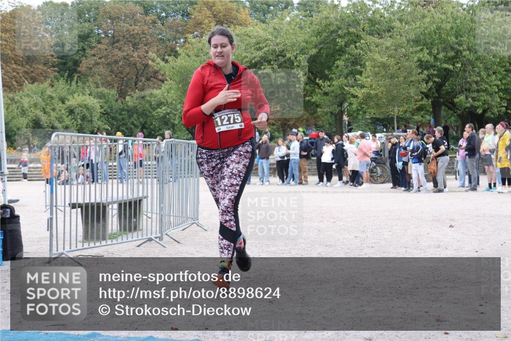 14.09.2025 - Stadtparktriathlon Strokosch-Dieckow http://msf.ph/oto/8898624 14.09.2025 14:00:21 Ziel 1275 meine-sportfotos.de