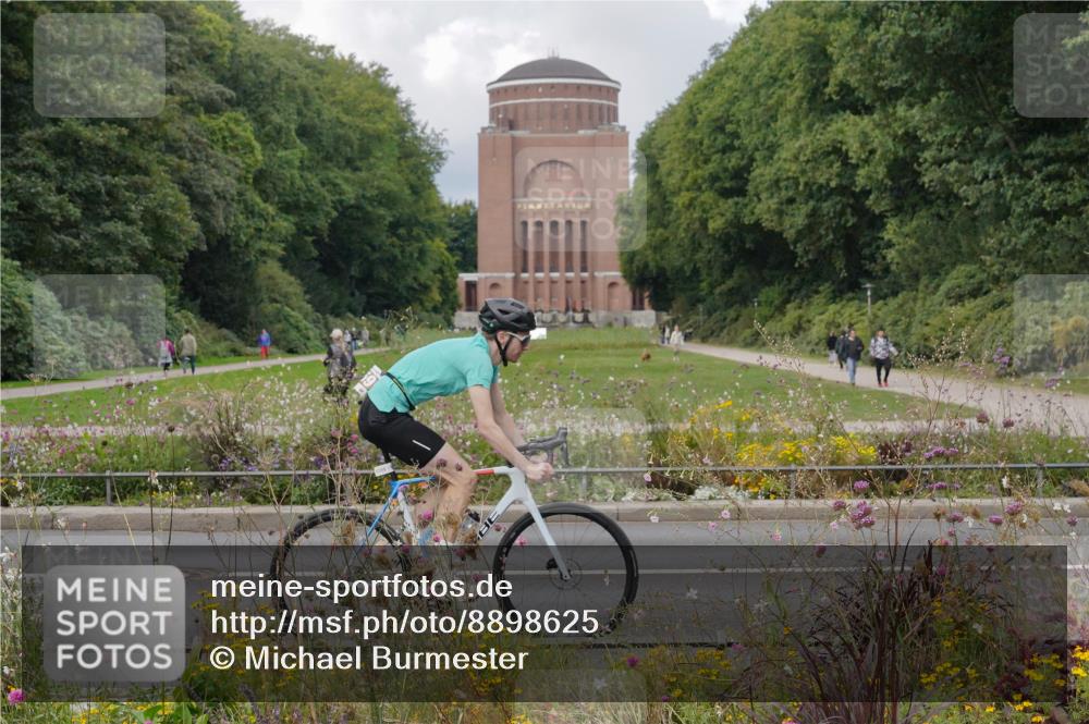 14.09.2025 - Stadtparktriathlon Michael Burmester http://msf.ph/oto/8898625 14.09.2025 12:45:50 Radfahren 1308, 1344, 1359 meine-sportfotos.de