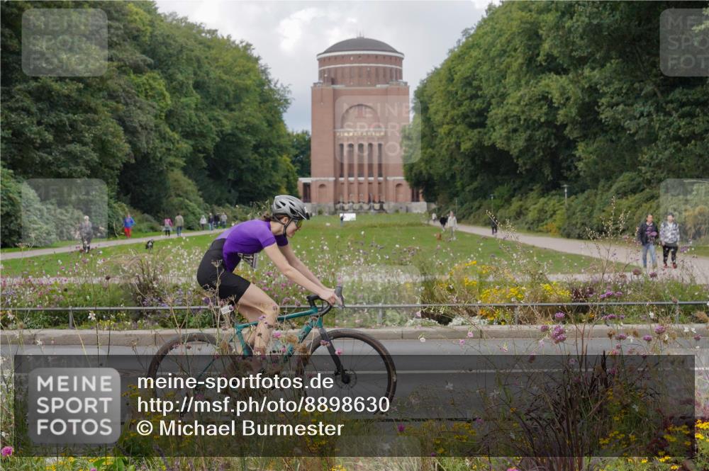 14.09.2025 - Stadtparktriathlon Michael Burmester http://msf.ph/oto/8898630 14.09.2025 12:46:03 Radfahren 1291, 1413 meine-sportfotos.de