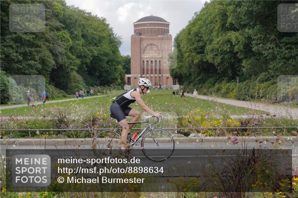 14.09.2025 - Stadtparktriathlon Michael Burmester http://msf.ph/oto/8898634 14.09.2025 12:46:08 Radfahren 1241, 1291, 1368, 1413 meine-sportfotos.de
