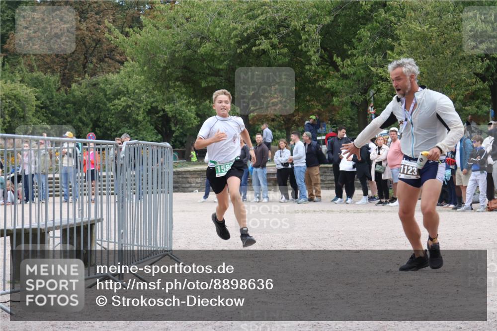 14.09.2025 - Stadtparktriathlon Strokosch-Dieckow http://msf.ph/oto/8898636 14.09.2025 14:00:40 Ziel 1583 meine-sportfotos.de