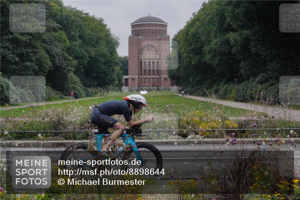14.09.2025 - Stadtparktriathlon Michael Burmester http://msf.ph/oto/8898644 14.09.2025 09:05:08 Radfahren 313 meine-sportfotos.de