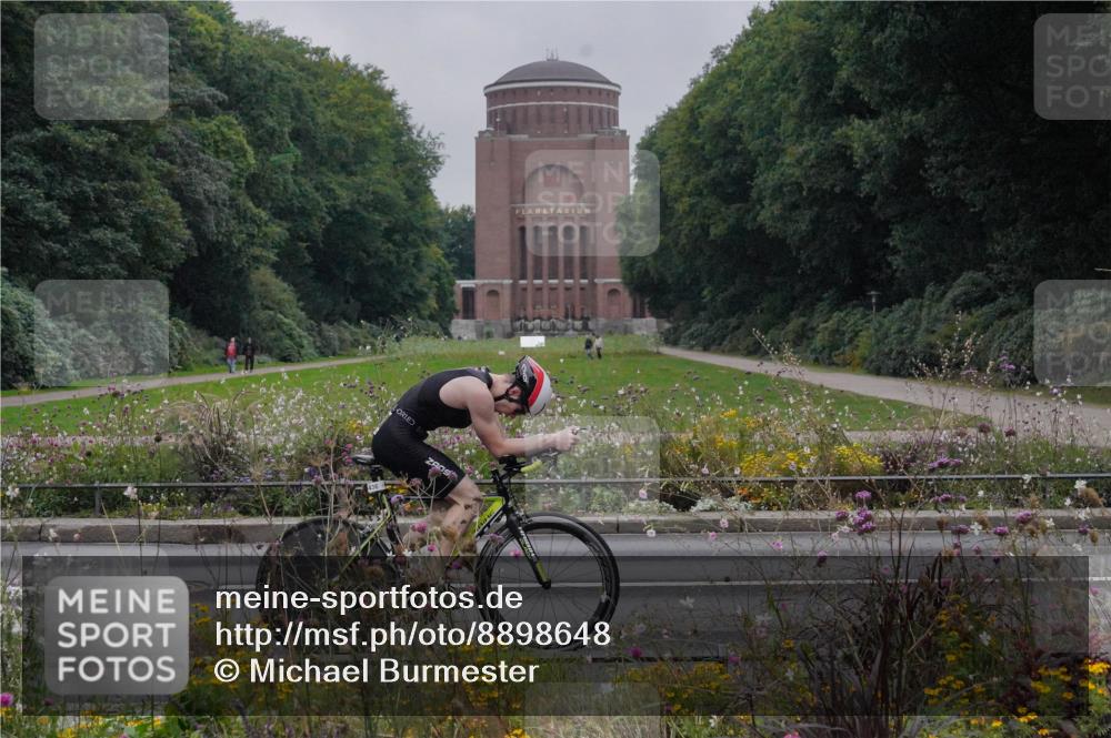 14.09.2025 - Stadtparktriathlon Michael Burmester http://msf.ph/oto/8898648 14.09.2025 09:05:20 Radfahren 312, 355, 408, 436 meine-sportfotos.de