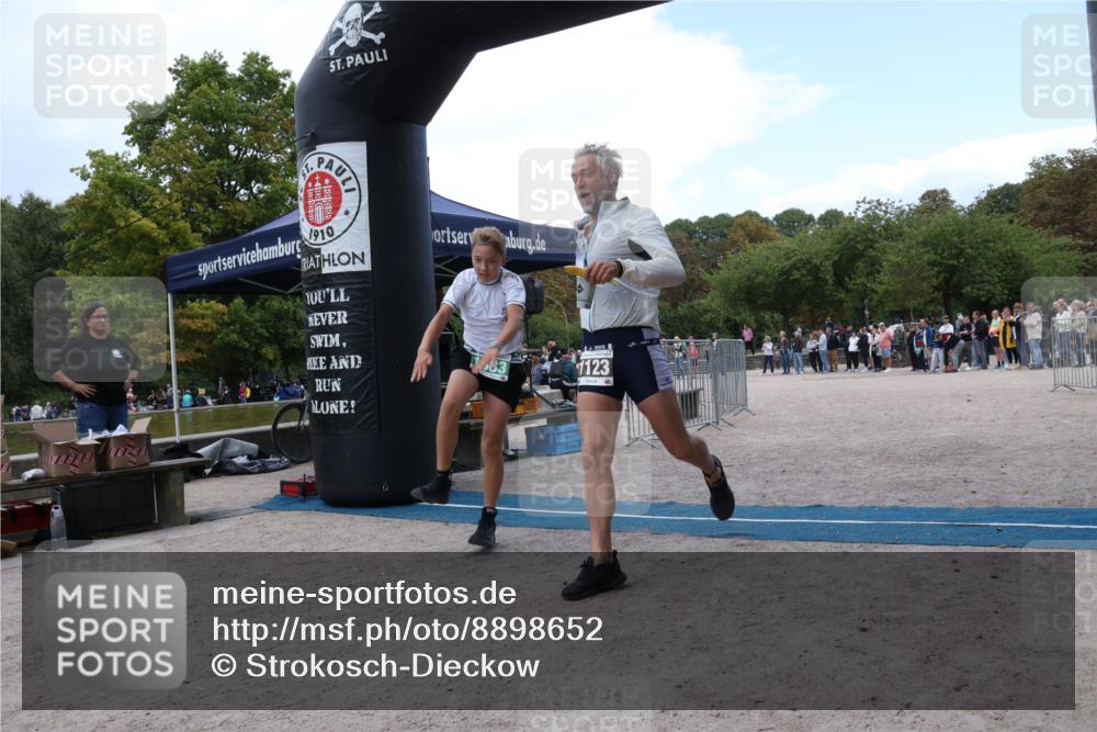 14.09.2025 - Stadtparktriathlon Strokosch-Dieckow http://msf.ph/oto/8898652 14.09.2025 14:00:42 Ziel 1583 meine-sportfotos.de