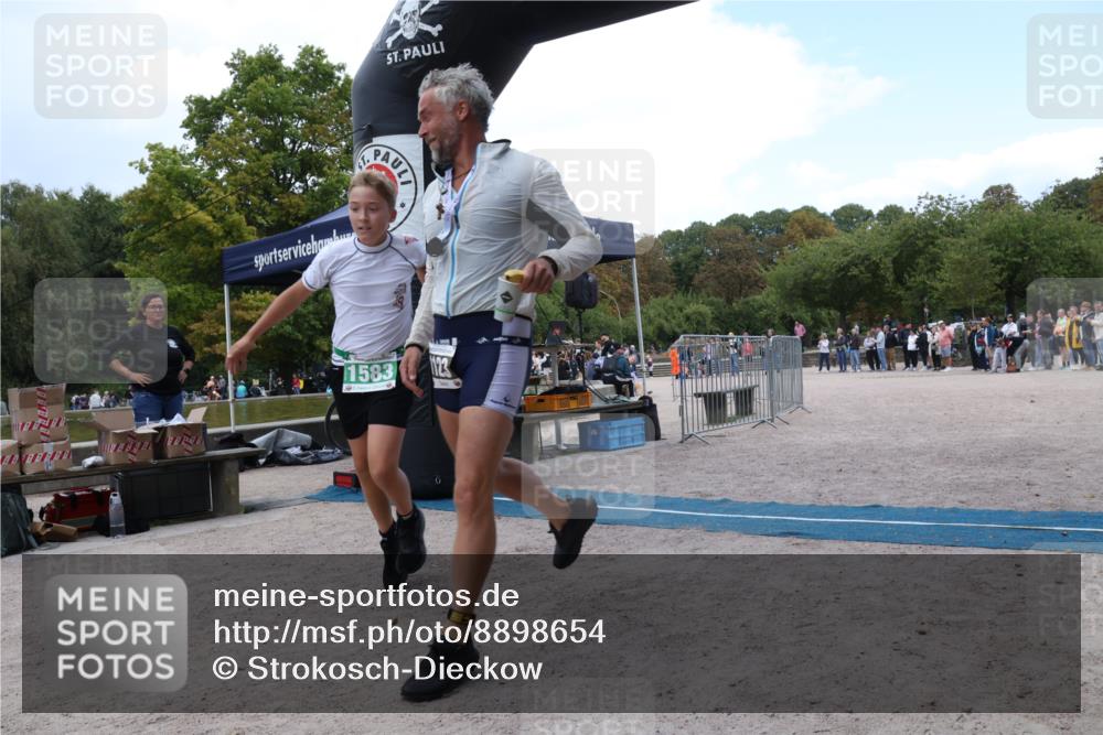 14.09.2025 - Stadtparktriathlon Strokosch-Dieckow http://msf.ph/oto/8898654 14.09.2025 14:00:43 Ziel 1583 meine-sportfotos.de