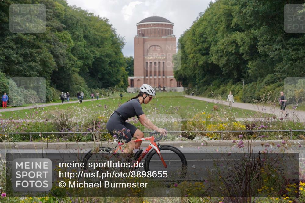 14.09.2025 - Stadtparktriathlon Michael Burmester http://msf.ph/oto/8898655 14.09.2025 12:46:22 Radfahren 1281, 1290, 1319, 1335, 1417 meine-sportfotos.de