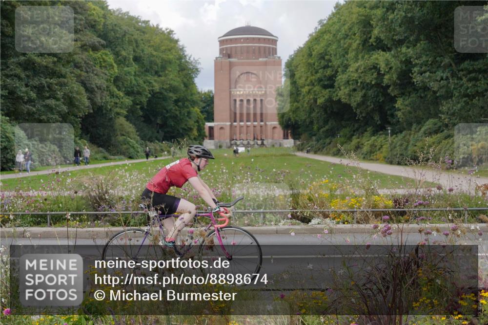 14.09.2025 - Stadtparktriathlon Michael Burmester http://msf.ph/oto/8898674 14.09.2025 12:46:46 Radfahren 1258, 1283, 1326, 1342, 1360 meine-sportfotos.de