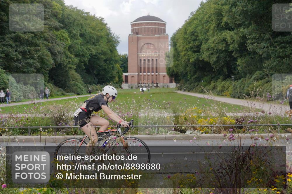 14.09.2025 - Stadtparktriathlon Michael Burmester http://msf.ph/oto/8898680 14.09.2025 12:46:49 Radfahren 1258, 1283, 1326, 1342, 1360 meine-sportfotos.de