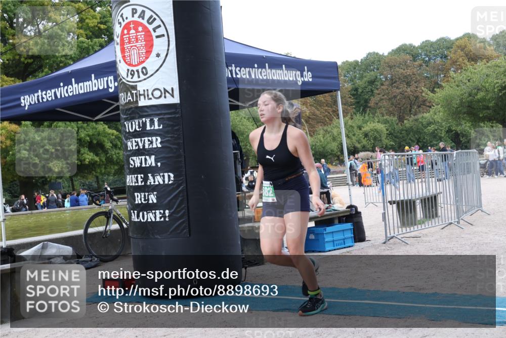 14.09.2025 - Stadtparktriathlon Strokosch-Dieckow http://msf.ph/oto/8898693 14.09.2025 14:01:56 Ziel 1582, 1587 meine-sportfotos.de