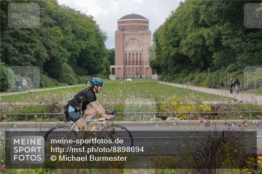 14.09.2025 - Stadtparktriathlon Michael Burmester http://msf.ph/oto/8898694 14.09.2025 12:46:59 Radfahren 1256, 1273, 1326, 1357, 1410 meine-sportfotos.de