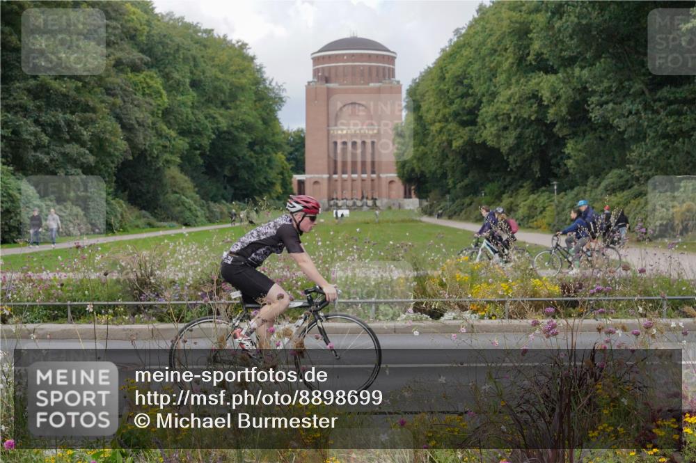 14.09.2025 - Stadtparktriathlon Michael Burmester http://msf.ph/oto/8898699 14.09.2025 12:47:01 Radfahren 1256, 1273, 1294, 1357, 1376, 1410 meine-sportfotos.de