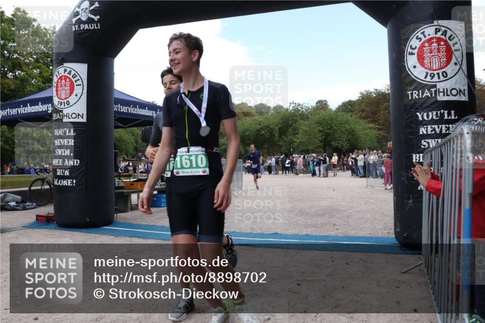14.09.2025 - Stadtparktriathlon Strokosch-Dieckow http://msf.ph/oto/8898702 14.09.2025 14:02:21 Ziel 1517, 1601 meine-sportfotos.de