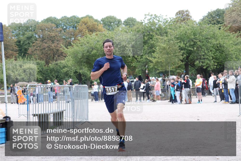 14.09.2025 - Stadtparktriathlon Strokosch-Dieckow http://msf.ph/oto/8898708 14.09.2025 14:02:22 Ziel 1517, 1601 meine-sportfotos.de