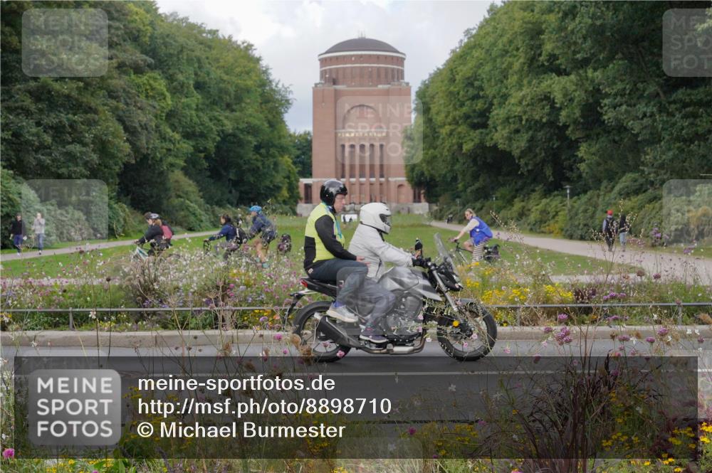 14.09.2025 - Stadtparktriathlon Michael Burmester http://msf.ph/oto/8898710 14.09.2025 12:47:03 Radfahren 1256, 1273, 1294, 1357, 1376, 1410 meine-sportfotos.de