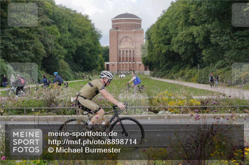14.09.2025 - Stadtparktriathlon Michael Burmester http://msf.ph/oto/8898714 14.09.2025 12:47:03 Radfahren 1256, 1273, 1294, 1357, 1376, 1410 meine-sportfotos.de