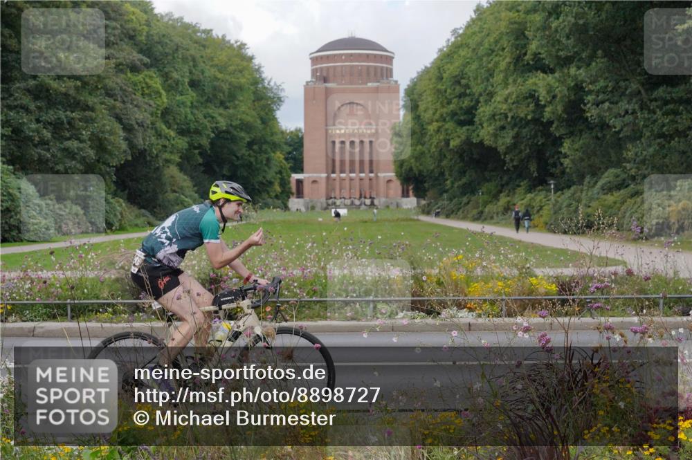 14.09.2025 - Stadtparktriathlon Michael Burmester http://msf.ph/oto/8898727 14.09.2025 12:47:23 Radfahren 1200, 1275, 1370, 1382 meine-sportfotos.de