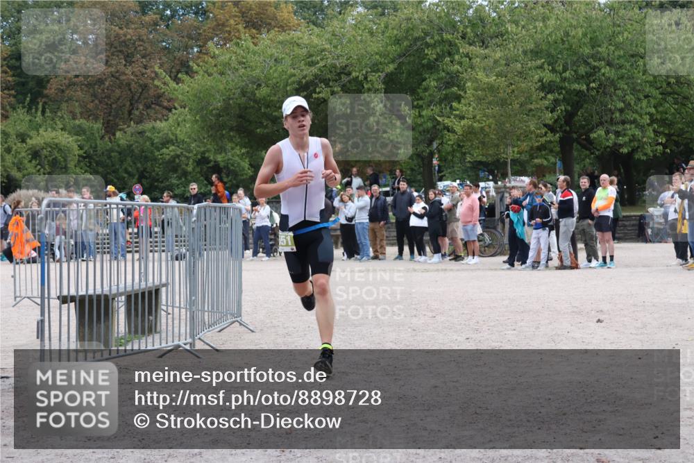 14.09.2025 - Stadtparktriathlon Strokosch-Dieckow http://msf.ph/oto/8898728 14.09.2025 14:02:52 Ziel 1551 meine-sportfotos.de