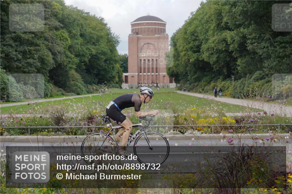 14.09.2025 - Stadtparktriathlon Michael Burmester http://msf.ph/oto/8898732 14.09.2025 12:47:25 Radfahren 1200, 1215, 1275, 1370, 1382 meine-sportfotos.de