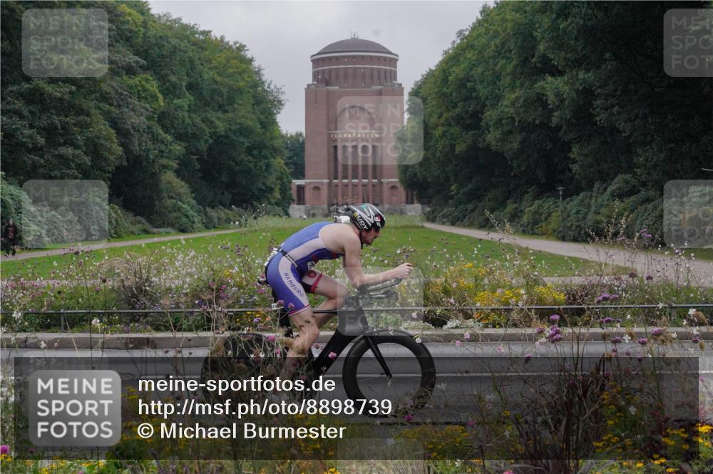 14.09.2025 - Stadtparktriathlon Michael Burmester http://msf.ph/oto/8898739 14.09.2025 09:06:03 Radfahren 306, 307, 320, 335, 356, 412, 431 meine-sportfotos.de